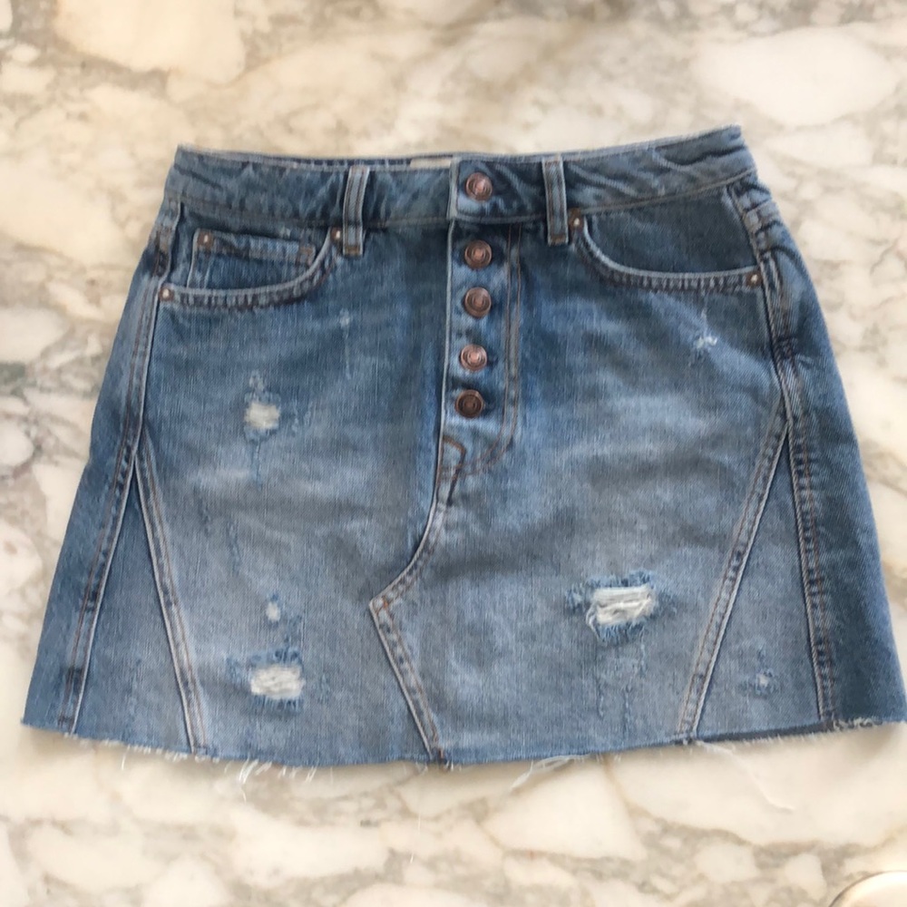Free people distressed Jean skirt size 27